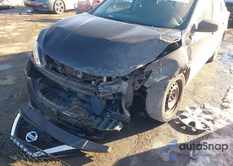 2017 Nissan Sentra S z USA, uszkodzony, nr VIN 3N1AB7AP2HY391465